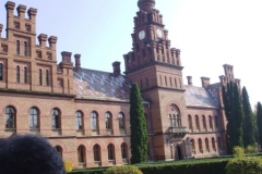 früher: Franz-Josephs-Universität Czernowitz; heute: Nationale Jurij-Fedkowytsch-Universität Czernowitz