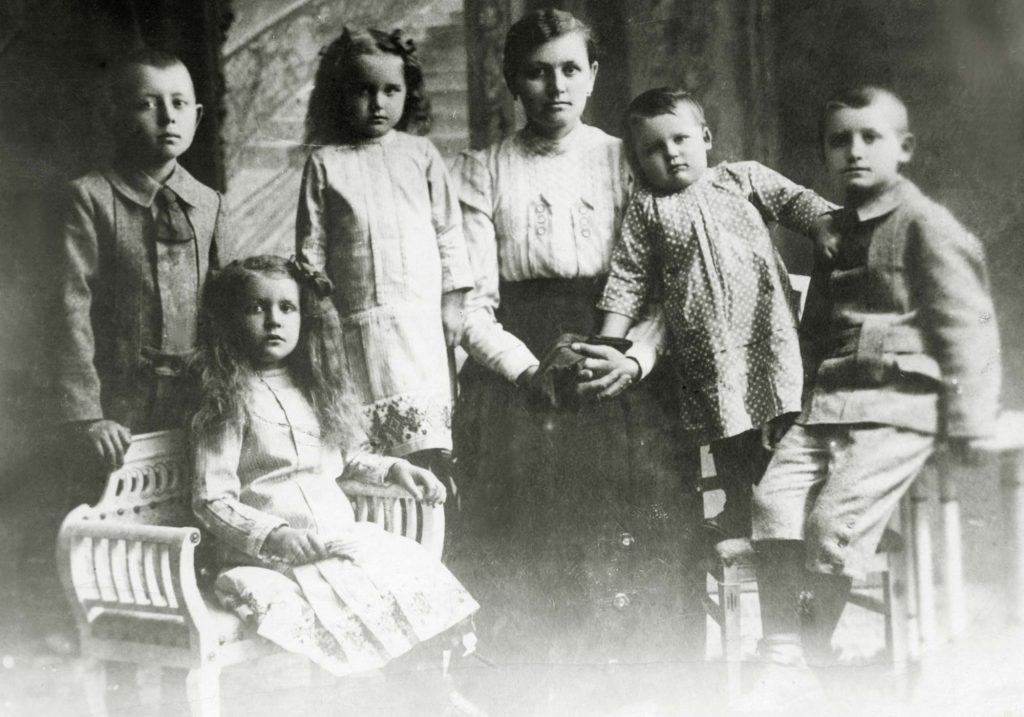 Deutsche Familie aus dem Gebiet Czernowitz (Bukowina)